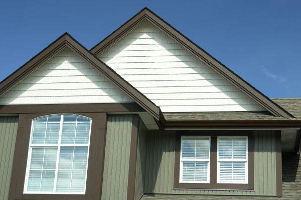 Vertical Vinyl Siding Repair in Katy