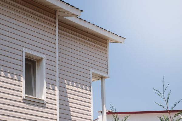 Vinyl Siding Hole Repair in Katy